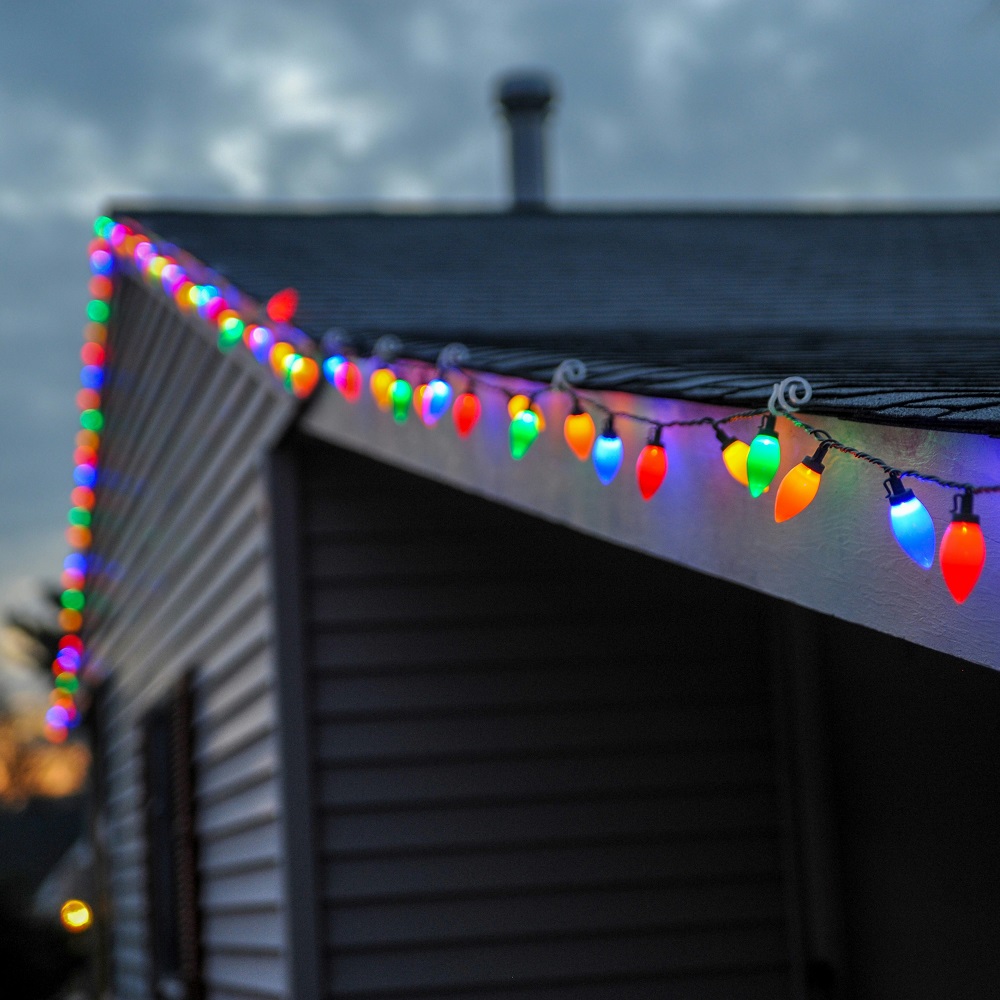 Lumières de Noël prise de courant soffite